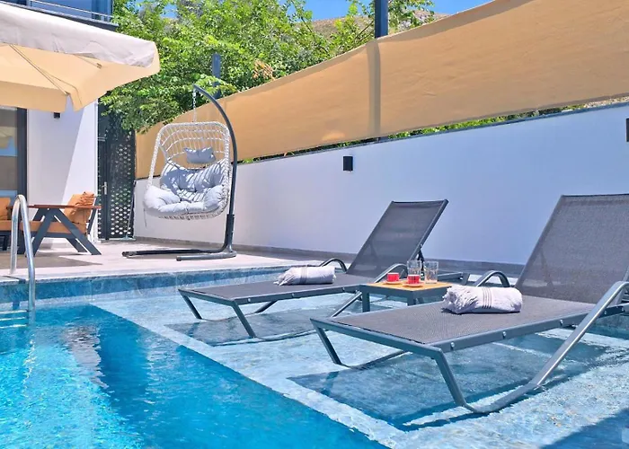 Uzumlu Village 3 Bedroom Βίλα