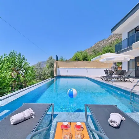 Uzumlu Village 3 Bedroom 6716 Kalkan